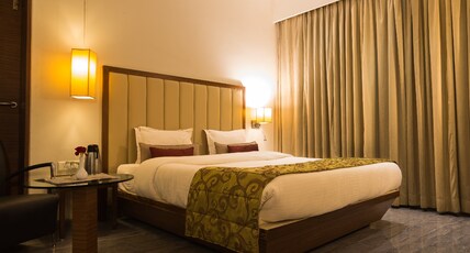 Sentosa Resorts and Water Park Room Type - Executive Garden View with Balcony