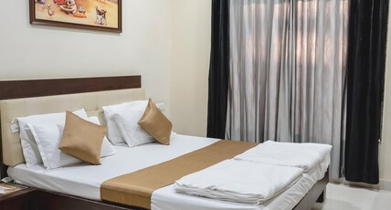 Stay Guru Park View Residency Room Type - AC Deluxe Double Room Stay Guru Park View Residency Room Type - AC Deluxe Double Room