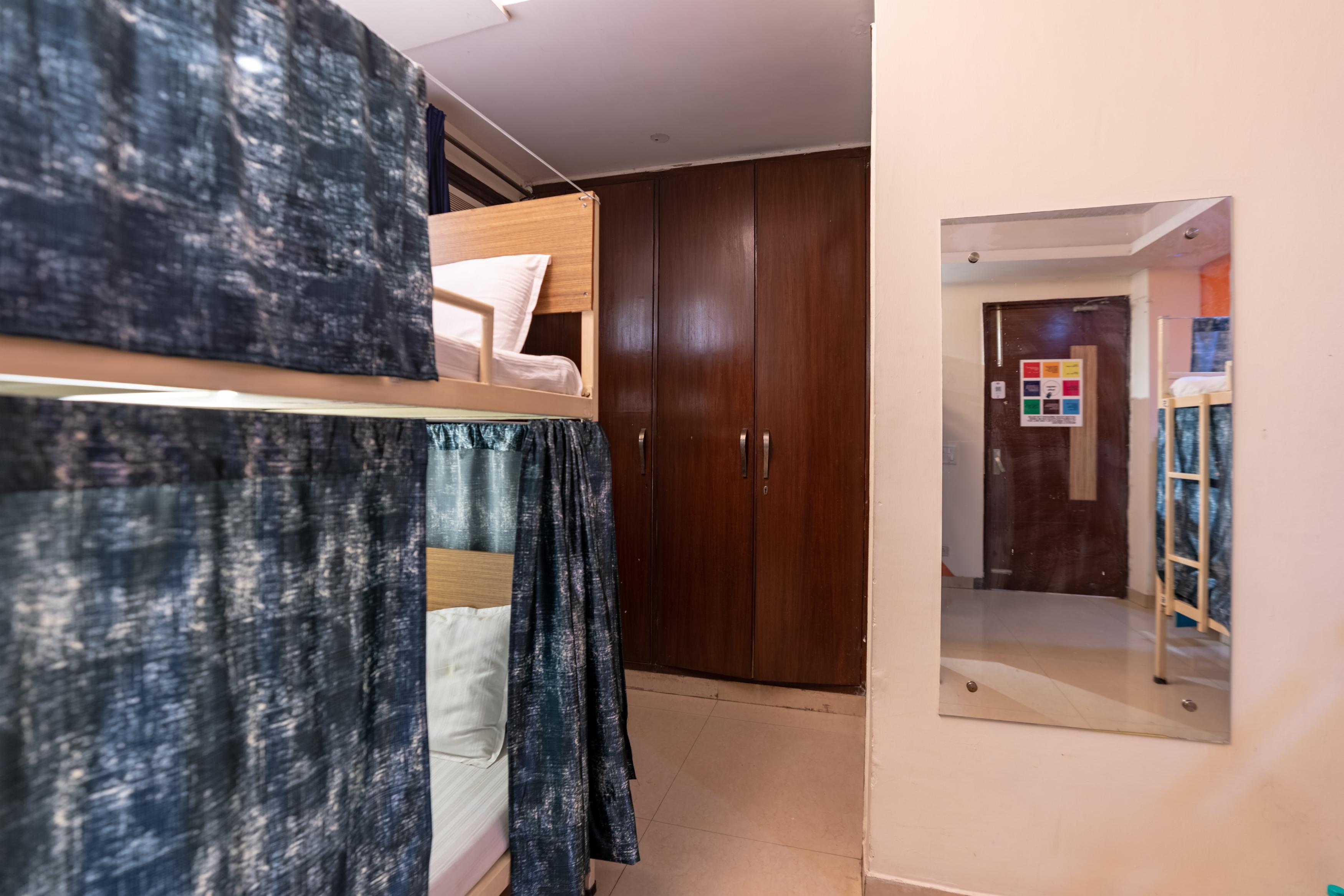 AmigosIndia Room Type - 6 Bed Mixed Dormitory