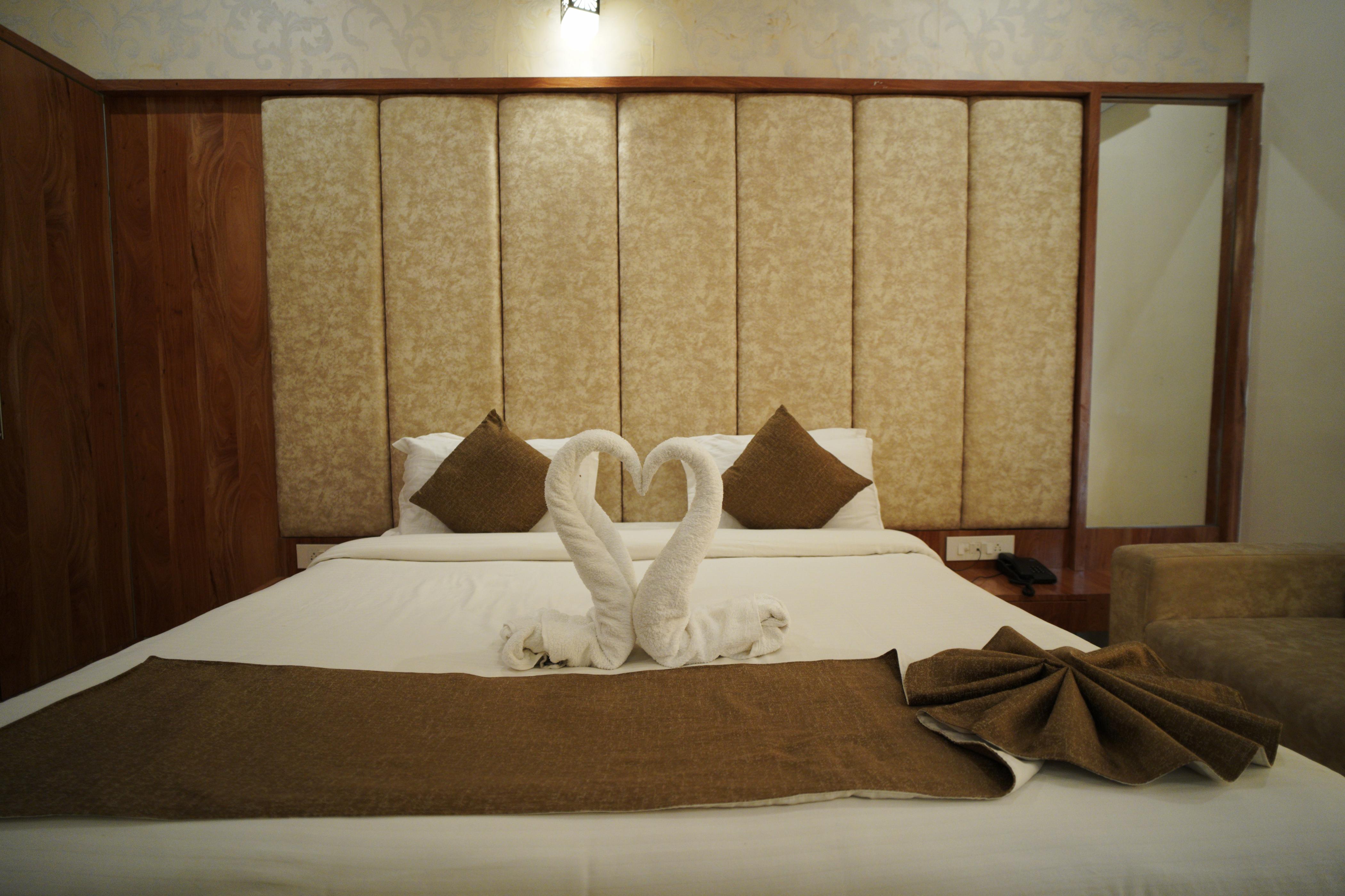Amar Bagh Resort - Tap to explore photos