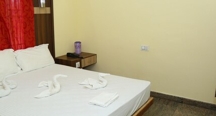 Vairavel Residency Room Type - Family Five bed Non AC Vairavel Residency Room Type - Family Five bed Non AC
