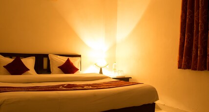 Hotel Nahar Garh Palace Room Type - Deluxe AC Room