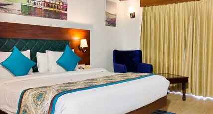 Bamboo Saa Resort & Spa Room Type - Regal Deluxe Pool View Room With Private Balcony