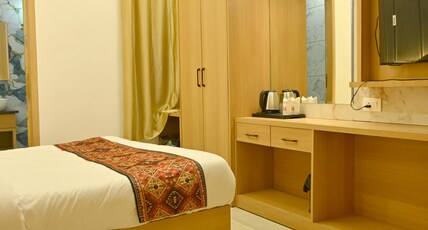 One Earth City Pearl Amritsar Room Type - Executive Queen Room