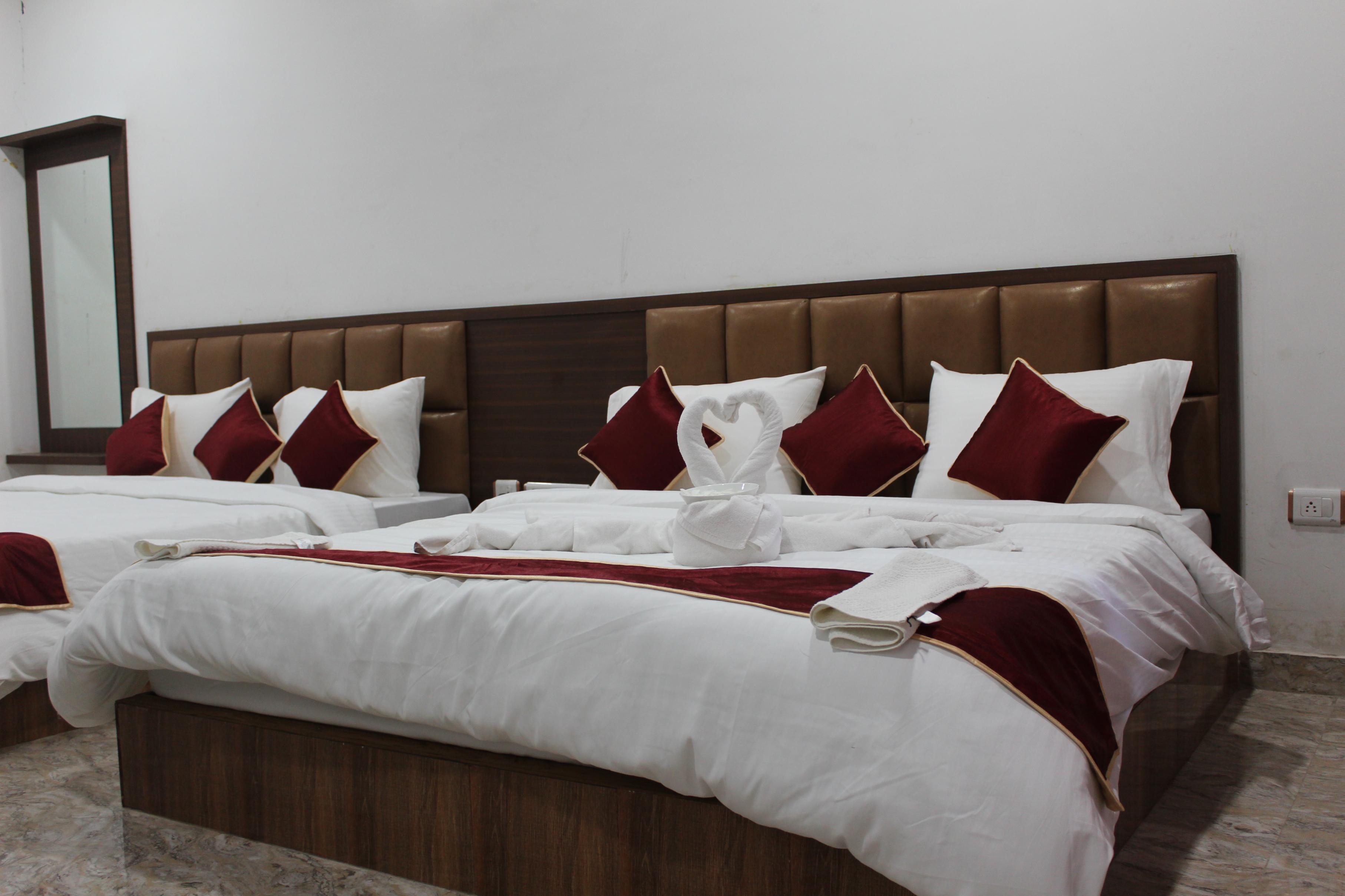Chitrakoot Garden and Resorts Room Type - TWIN DOUBLE BED ROOM