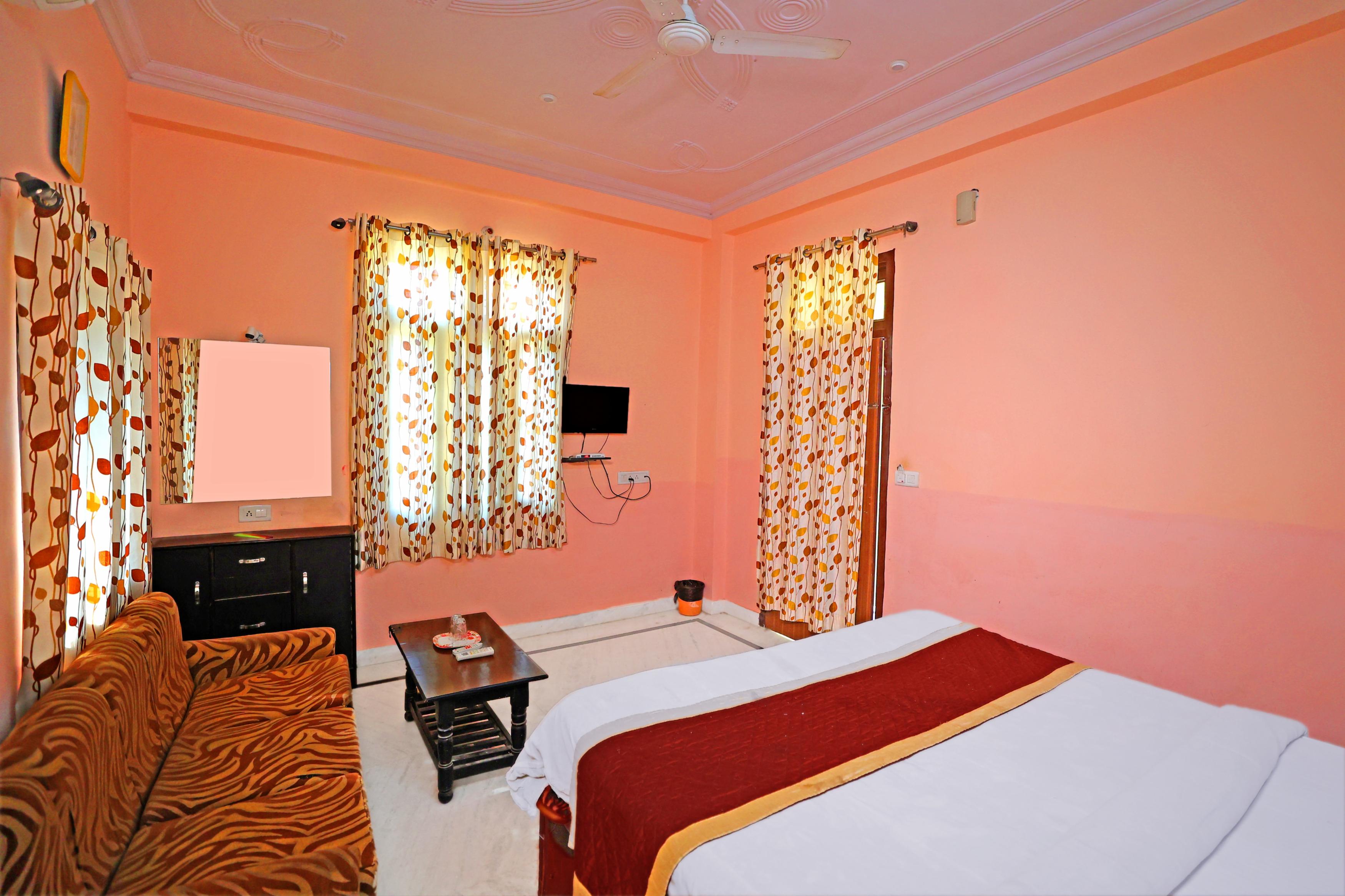 Hotel Manbhar - Tap to explore photos