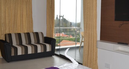 Hotel Swiss cottage Room Type - Suite room
