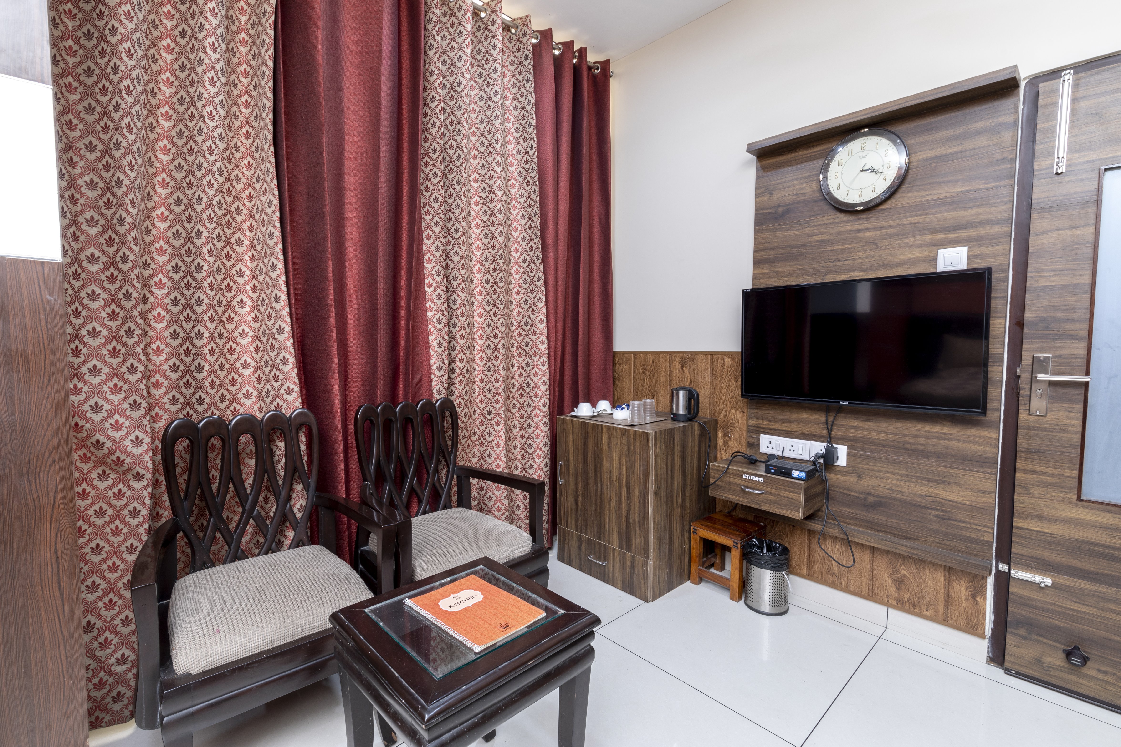A.D.Crown Room Type - Deluxe Room
