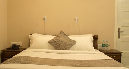 Nambiars hotel Room Type - AC Grand Heritage