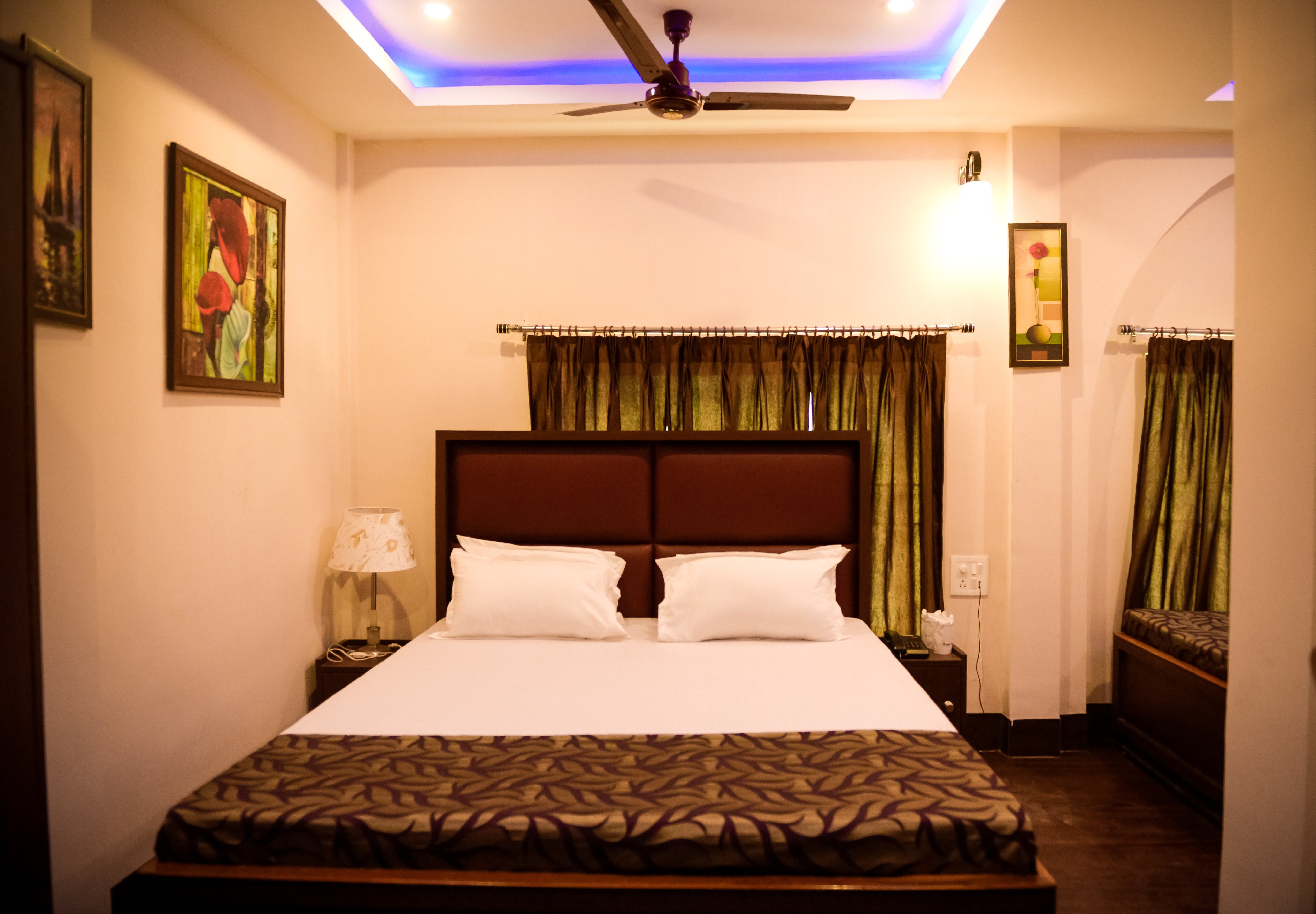 Hotel MM - Tap to explore photos