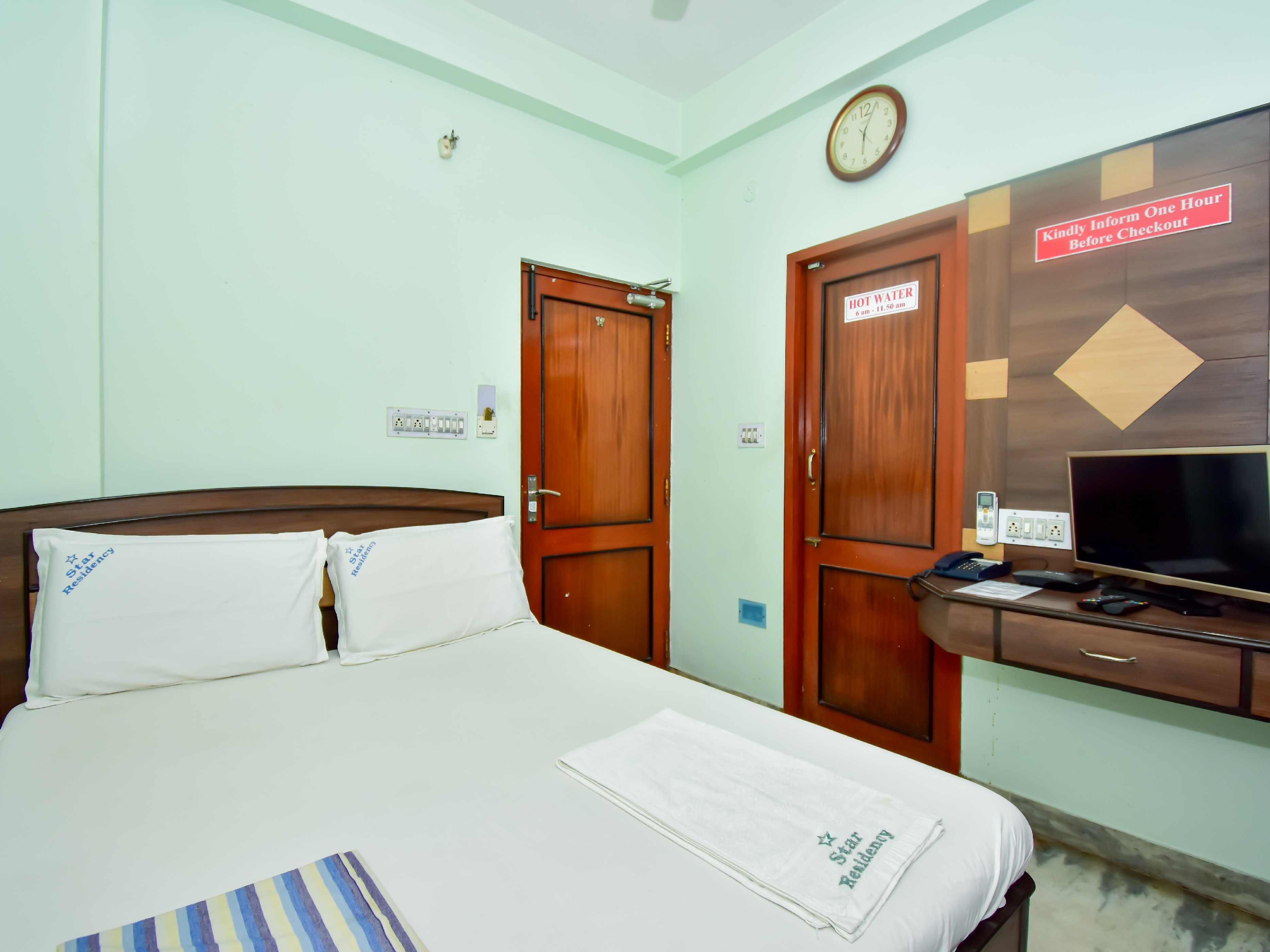 STAR RESIDENCY Room Type - Standard Double Non A/c Room