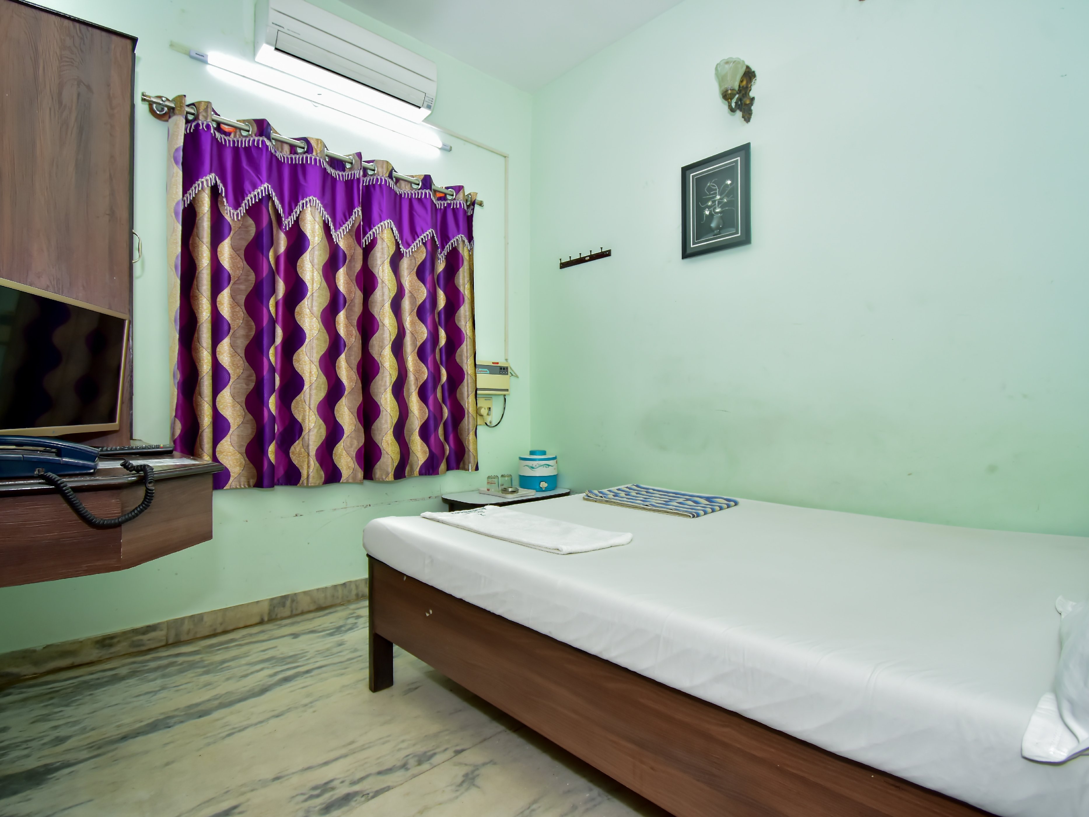 STAR RESIDENCY - Tap to explore photos