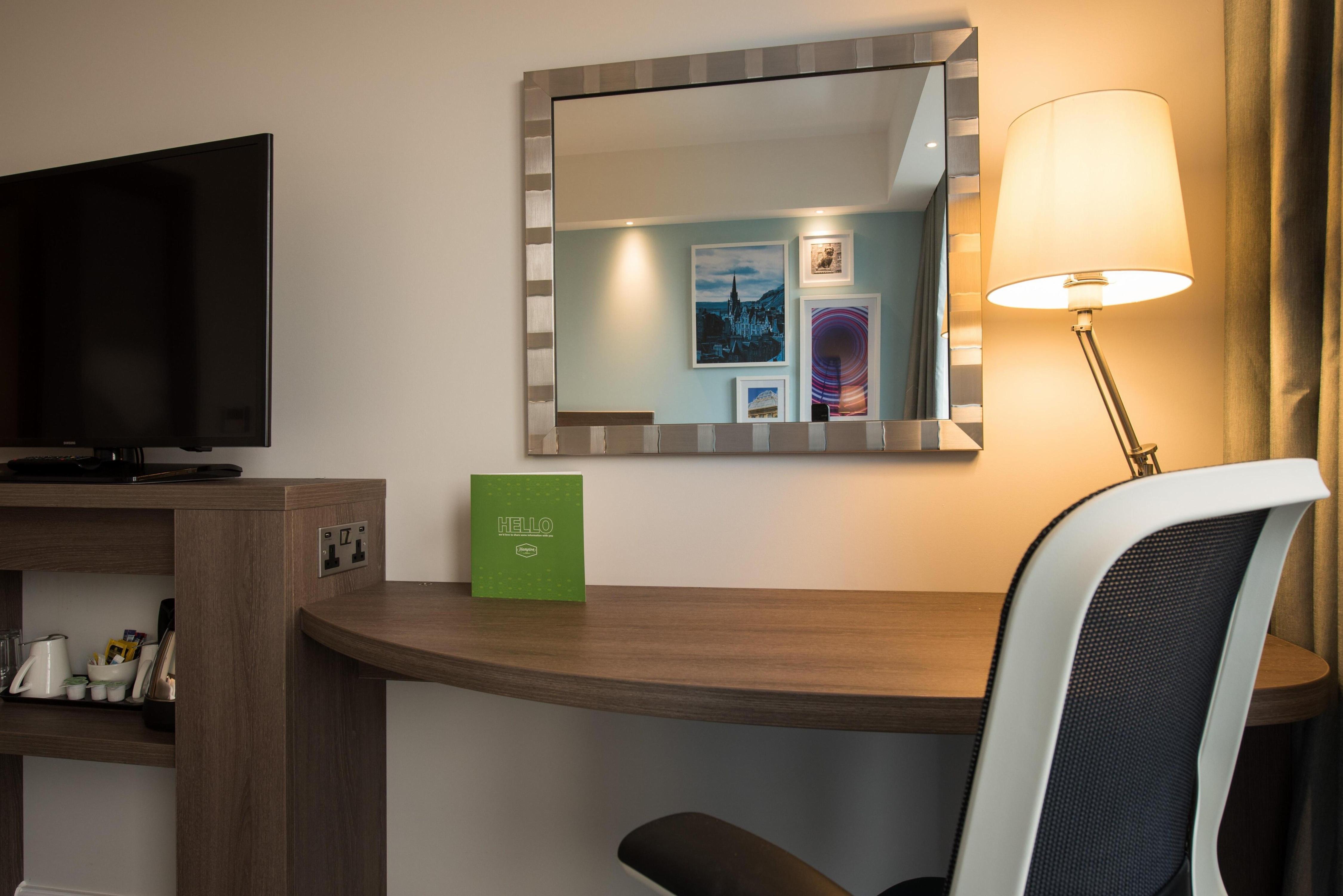 Hampton by Hilton Edinburgh West End Room Type - FAMILY CONNECTING ROOM Hampton by Hilton Edinburgh West End Room Type - FAMILY CONNECTING ROOM
