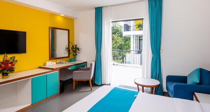 Emm Hotel Hoi An Room Type - Deluxe Room with Pool View Emm Hotel Hoi An Room Type - Deluxe Room with Pool View