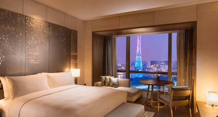 Conrad Guangzhou Room Type - KING EXEC ROOM RIVER VIEW