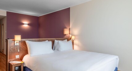 DoubleTree by Hilton Hotel Cluj - City Plaza Room Type - KING DELUXE ROOM