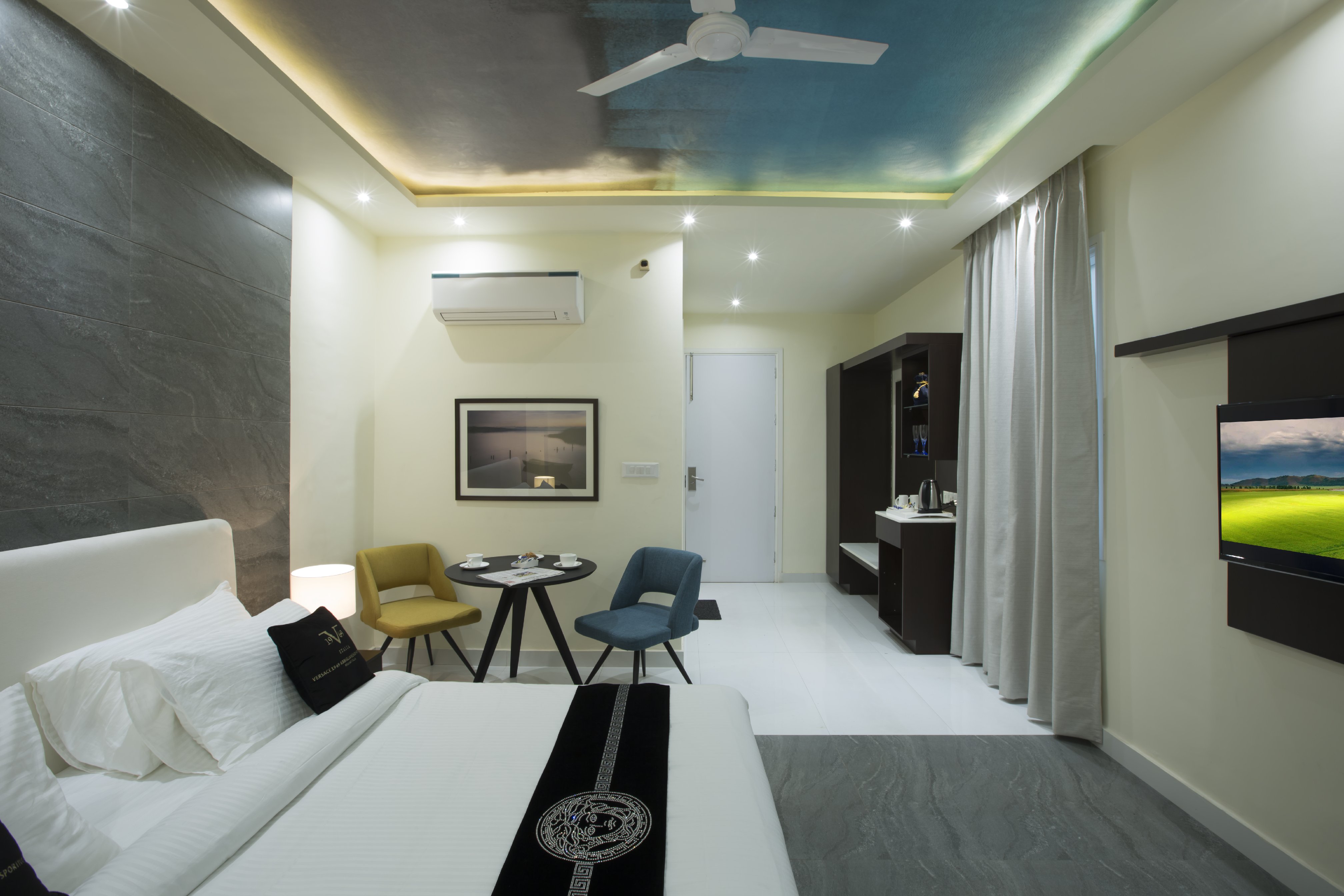 Address of Mohan Tulip ( Oliive-the roof top lounge)