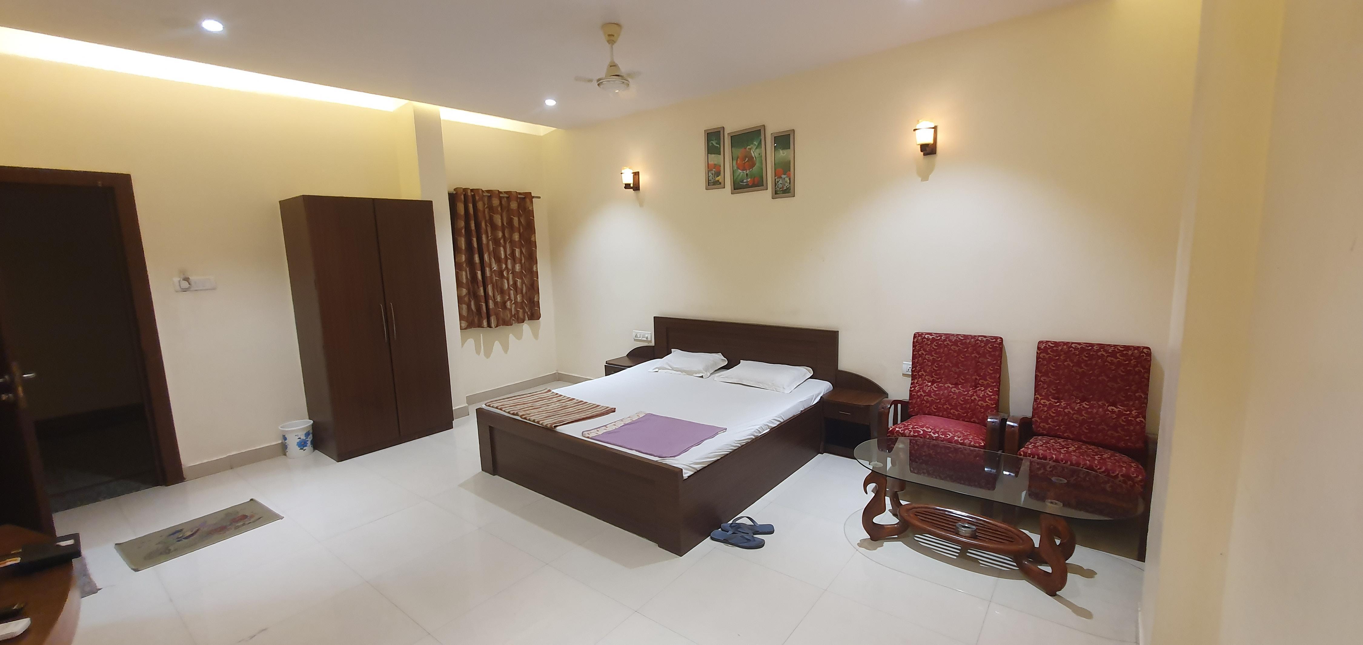 Hotel Shri Narayan Palace - Tap to explore photos