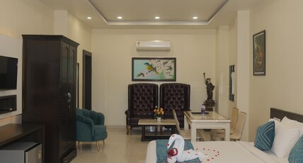 HOTEL SHANVI LANDMARK PANNA Room Type - SHANVI MINI SUITE ROOM