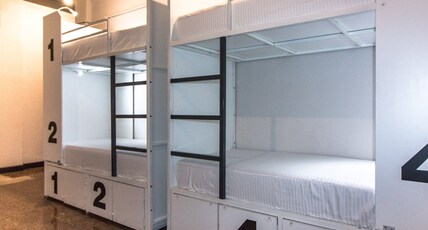 Backpacker Cowies, Mumbai Room Type - 8-Bed Mixed Dorm Ensuite