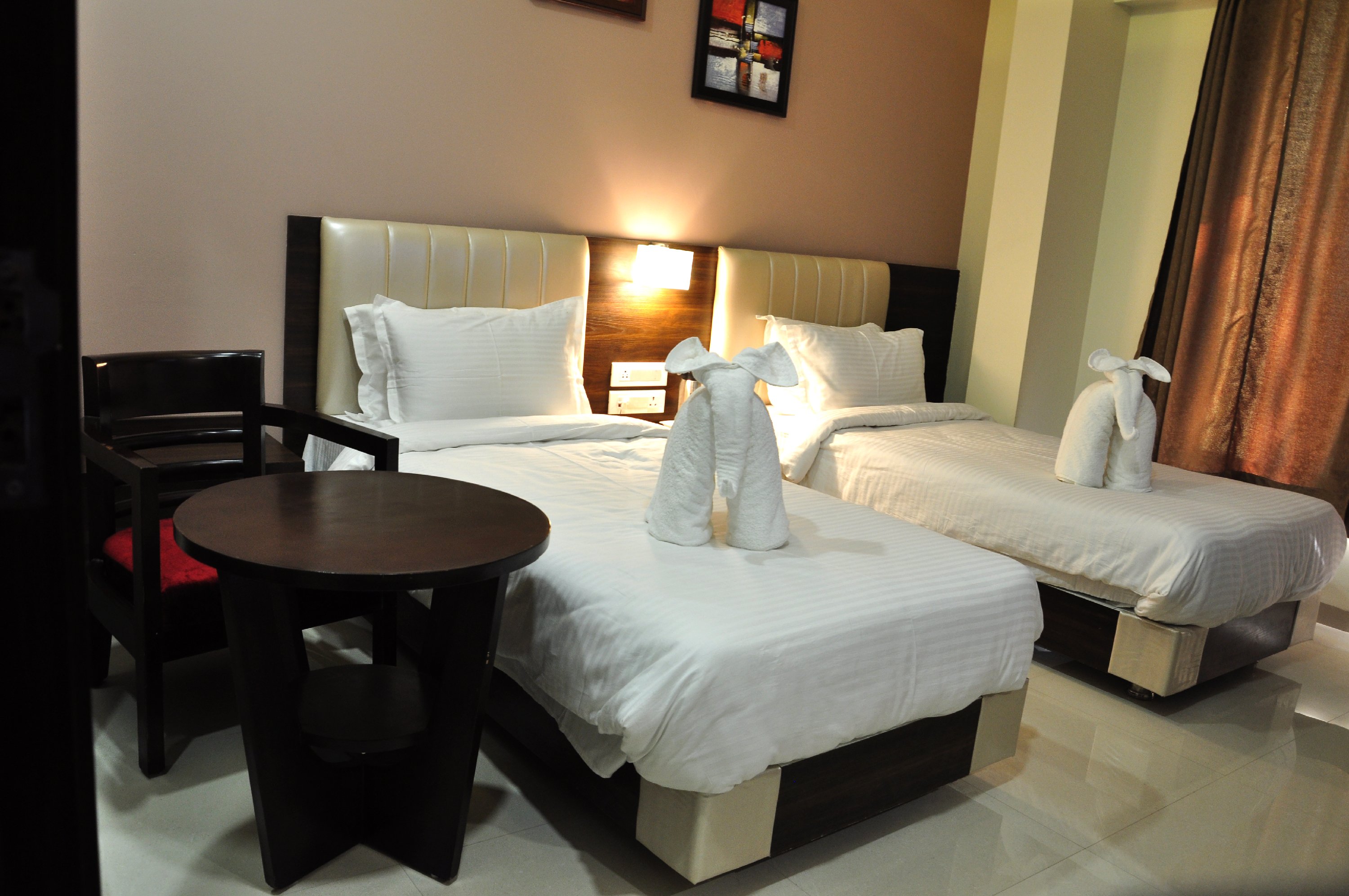 Royal Inn Room Type - Deluxe Twin Room