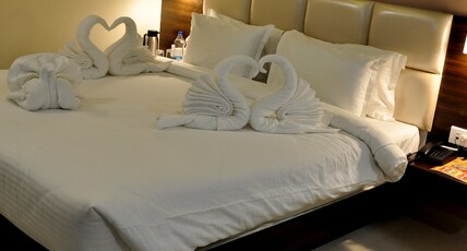 Royal Inn Room Type - Premium Double Bed Room