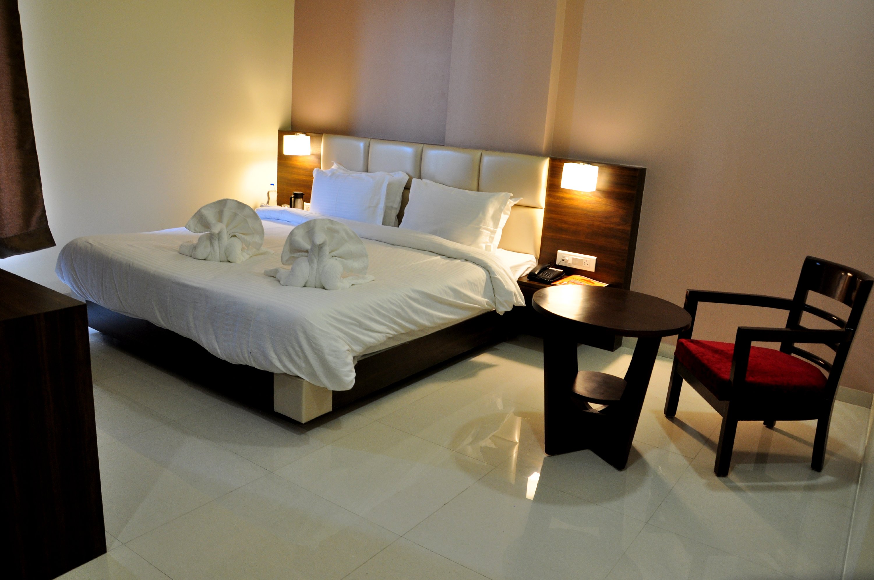 Royal Inn Room Type - Executive Double Bed Room