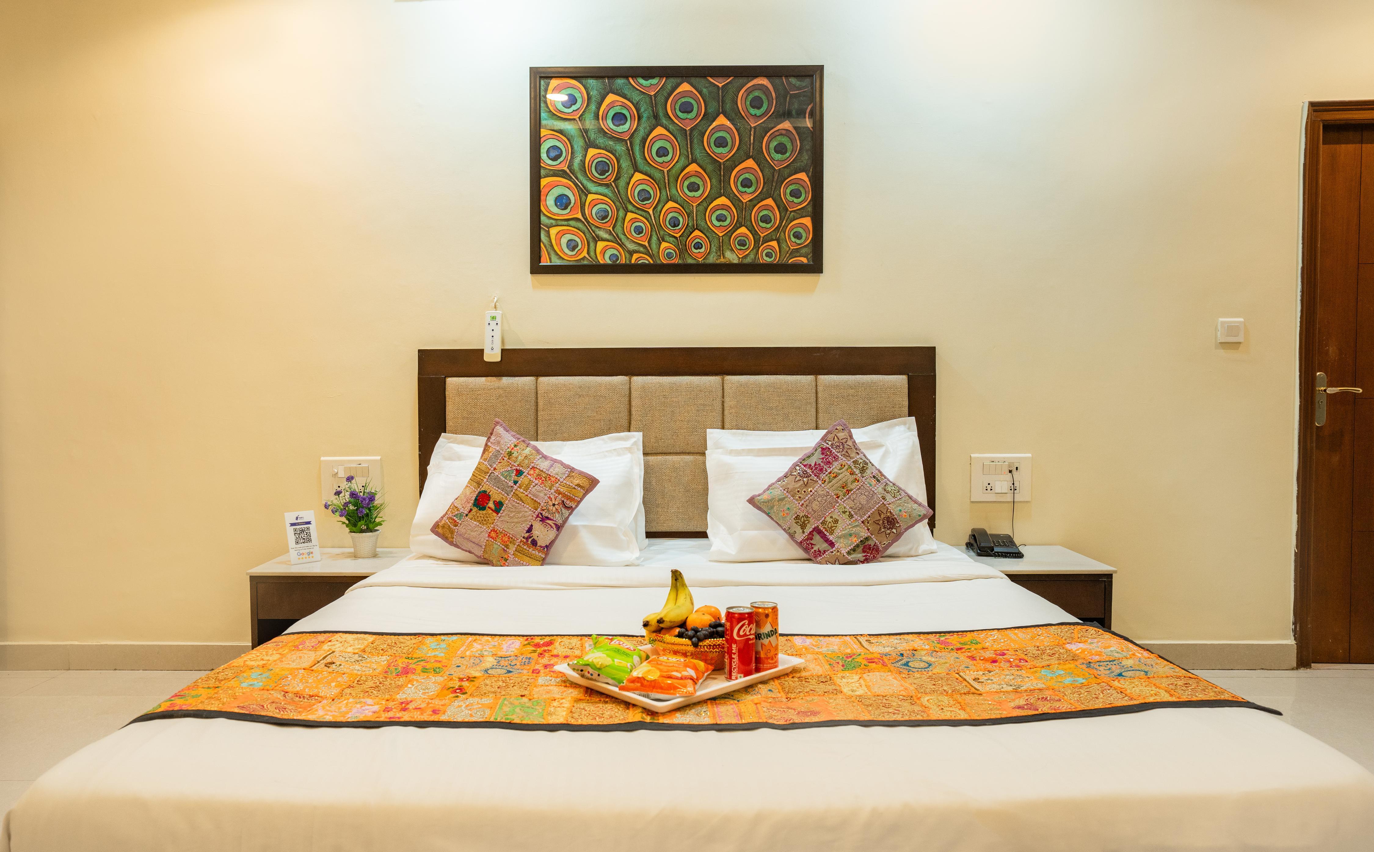 Tripli Hotels White Manor - Tap to explore photos