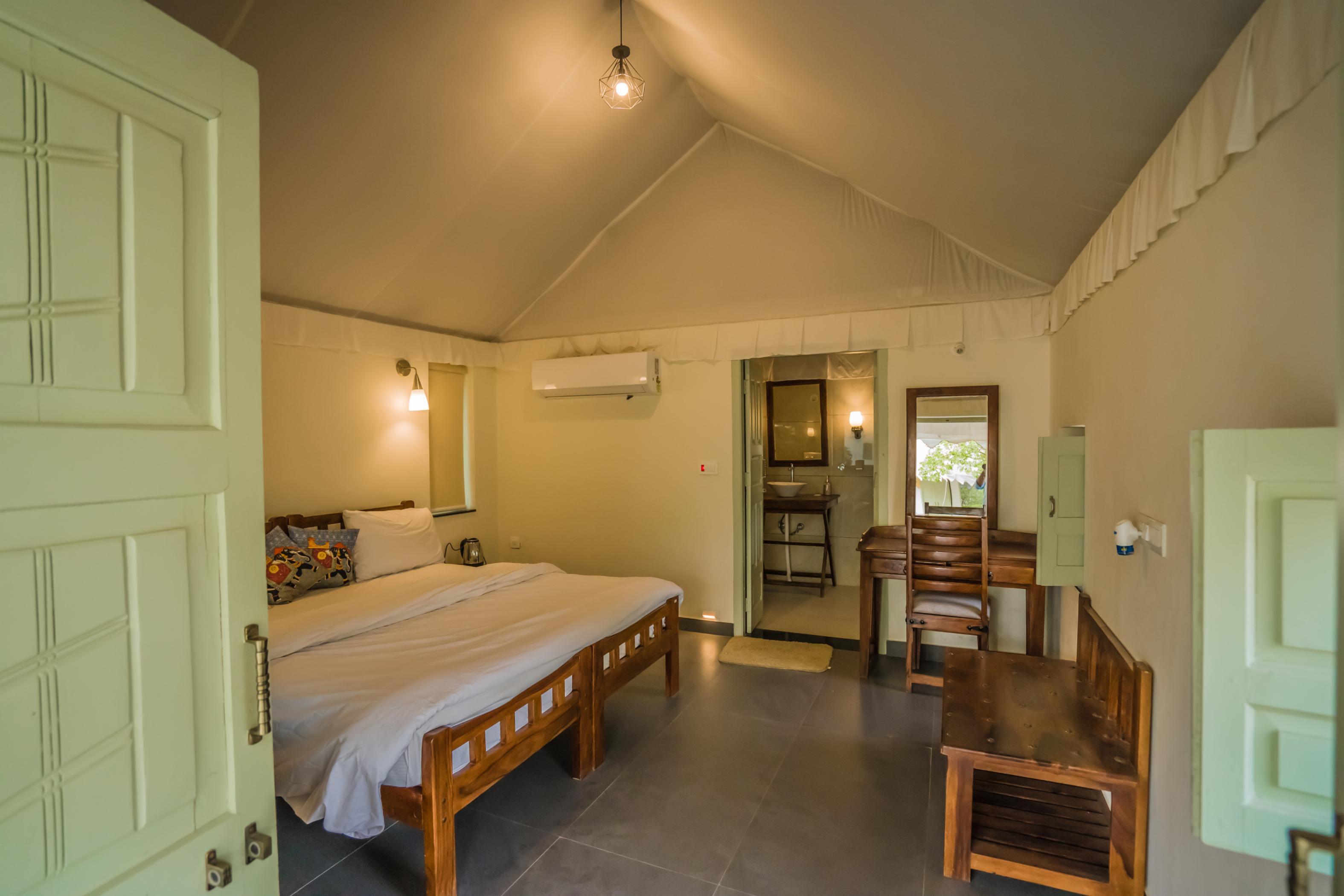 Varawal Jawai Leopard Safari Camp - Tap to explore photos