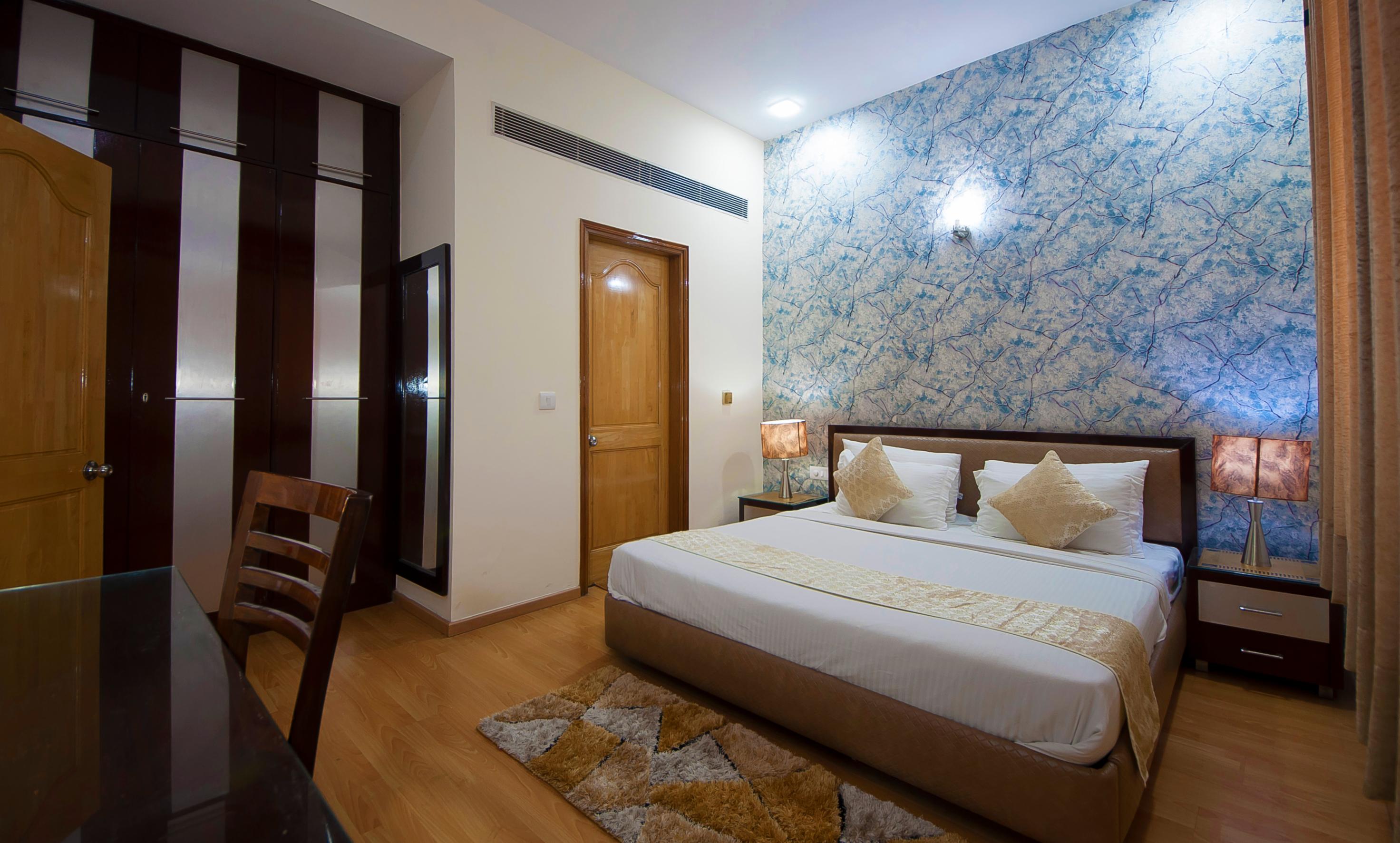 Deluxe Imperial Apartments | Fortis/Max/Huda - Tap to explore photos