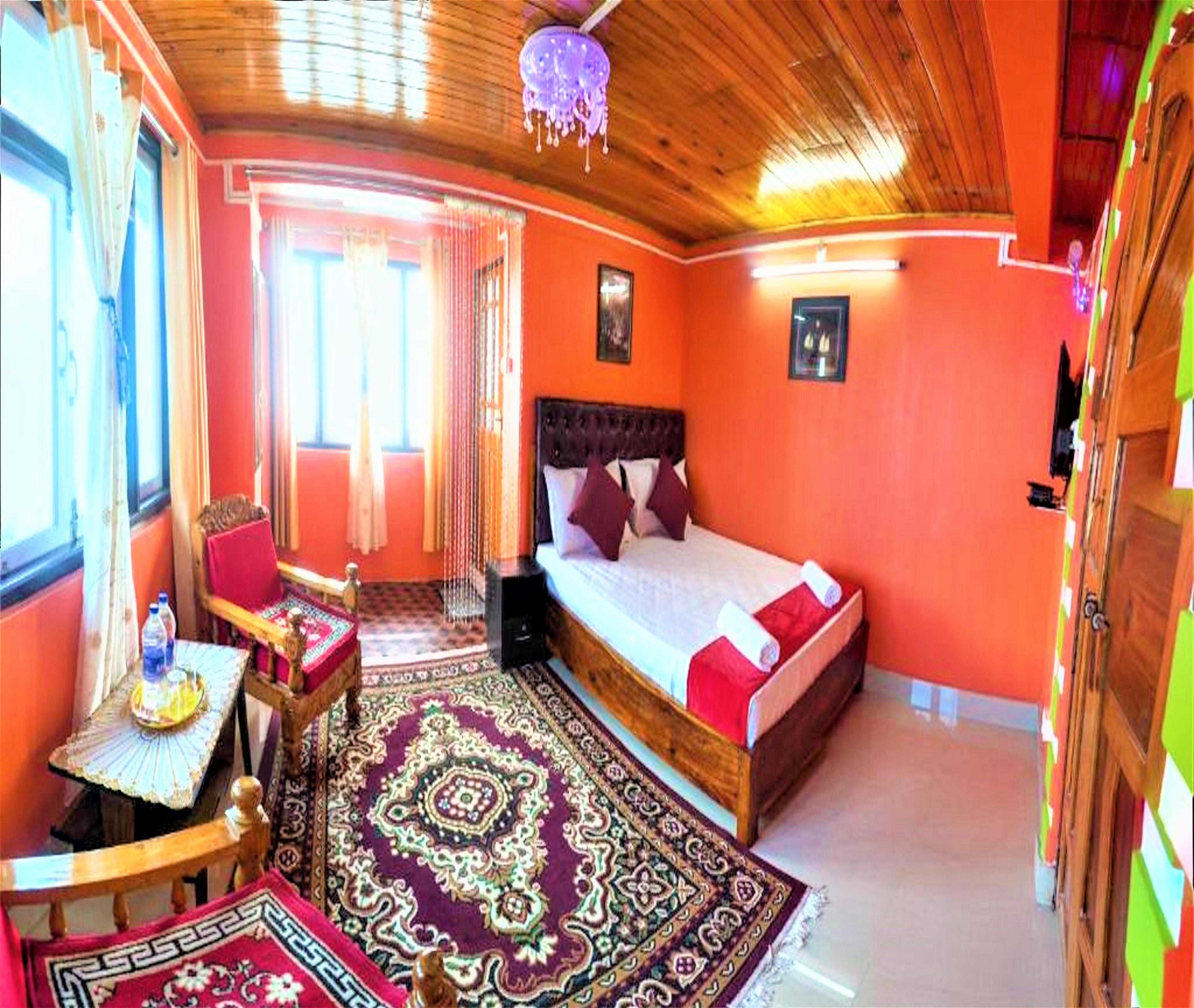 Sayang Homestay - Tap to explore photos