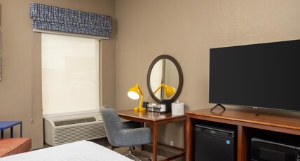 Hampton Inn Carrollton Room Type - 1 KING BED NONSMOKING