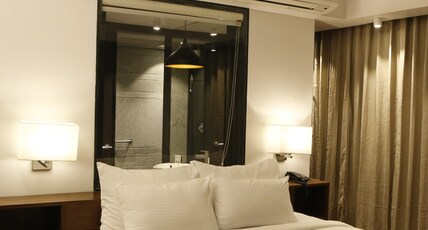 THE HARISON ROYALE Room Type - Royal Executive Room