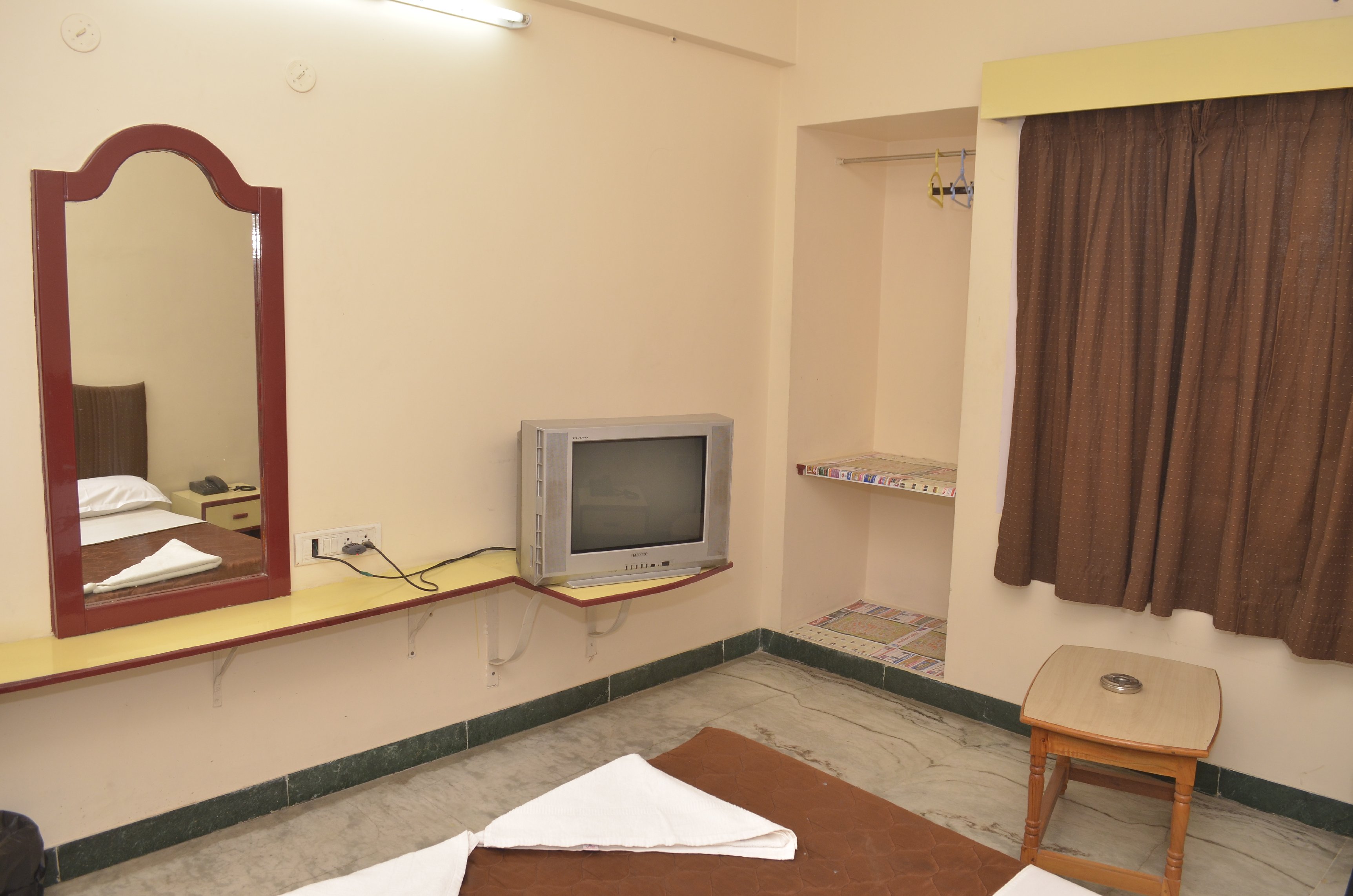 hotel sky park - Tap to explore photos