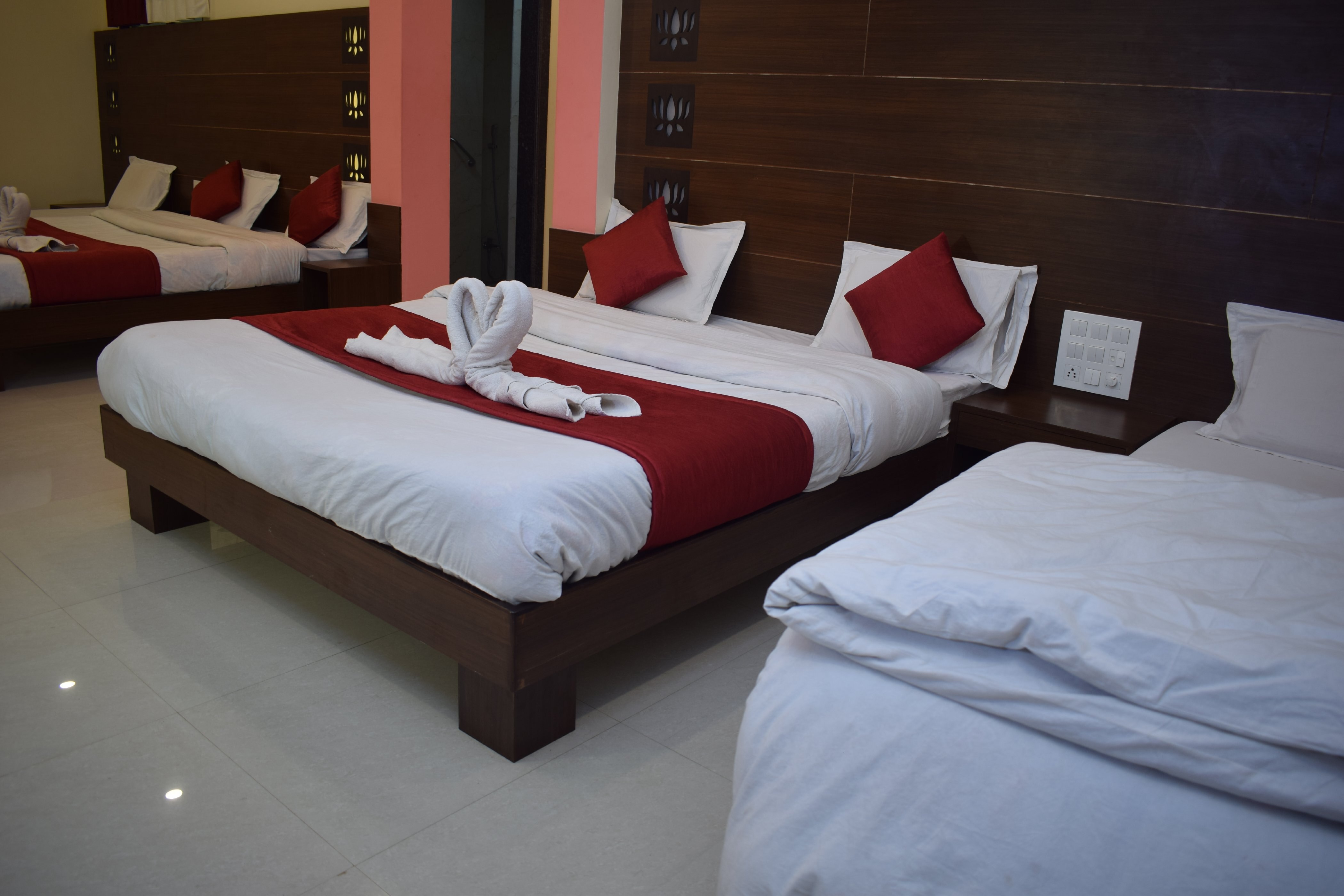 Hotel Shree Pratham Milan by Sky Stays - Tap to explore photos