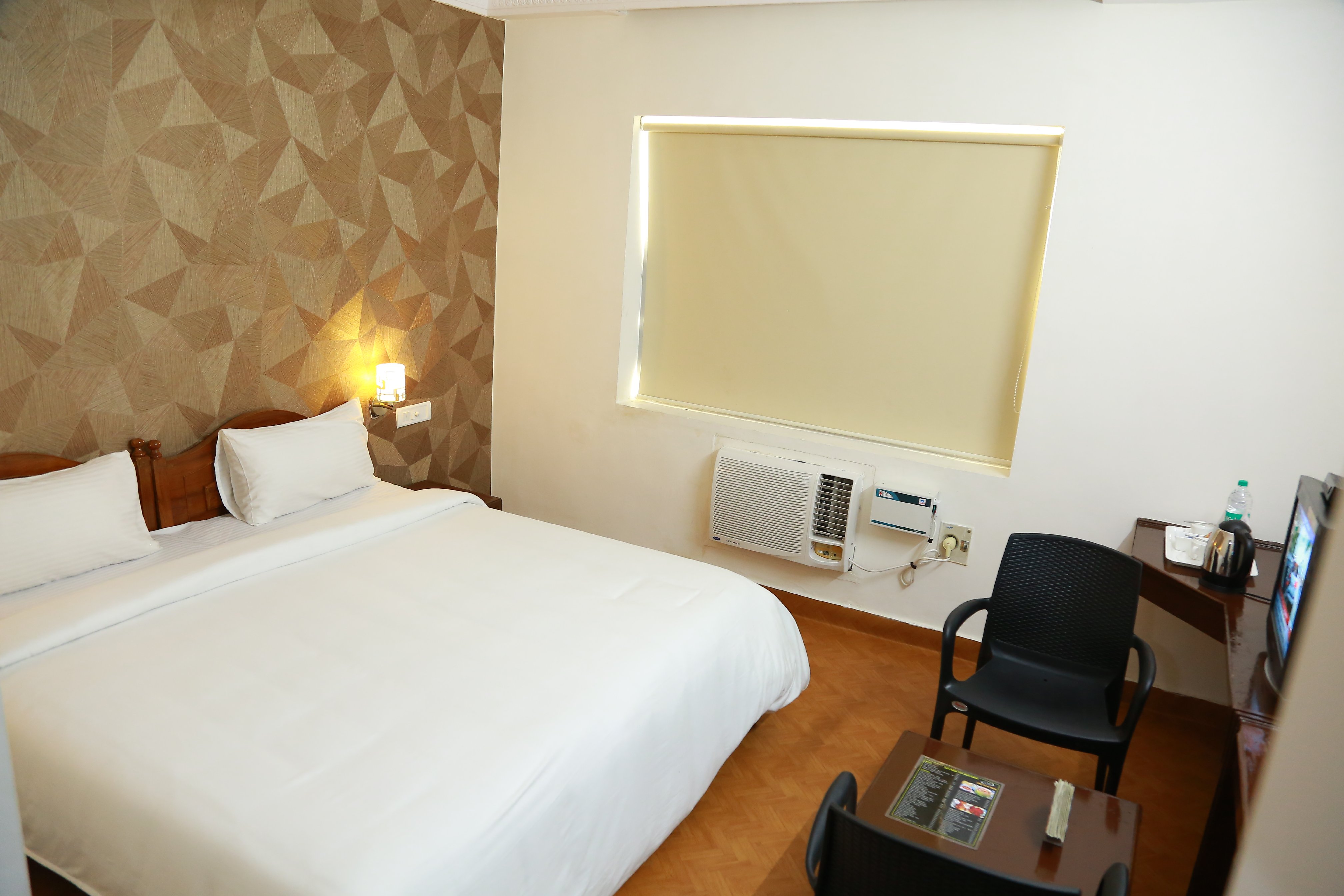 Shri Devi Park Room Type - Deluxe Room