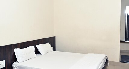 Topline Resort Room Type - Deluxe Double Bed