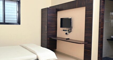 Topline Resort Room Type - Super Deluxe Double Bed