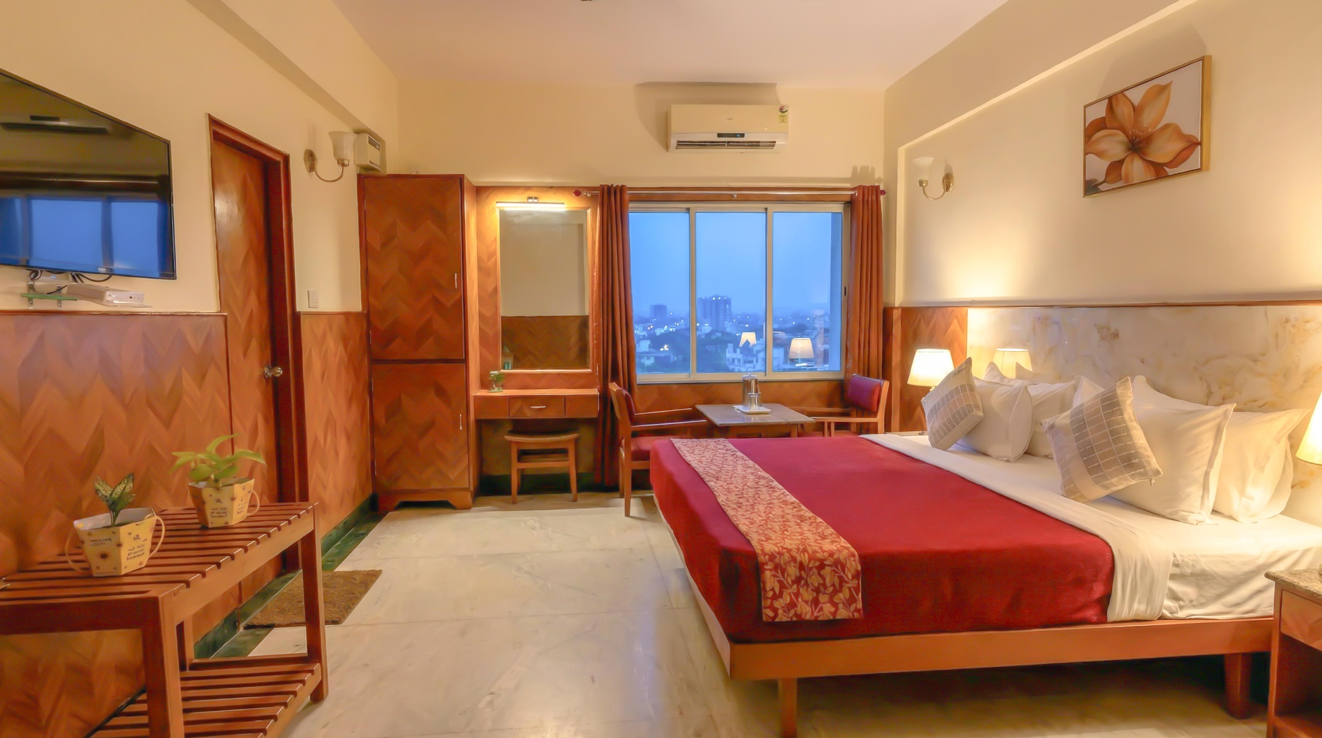 Hotel Sarmani - Tap to explore photos