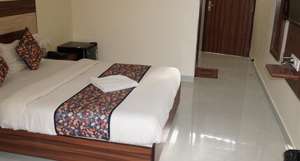 Hotel Reeve Inn Room Type - Premium Room with Balcony