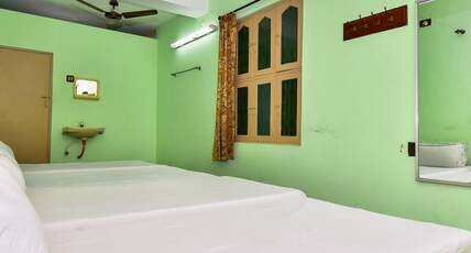 BALAN GUEST HOUSE Room Type - Four bed Non AC
