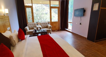 Gezellig Inn - Vardhan Hills Room Type - Luxury Room