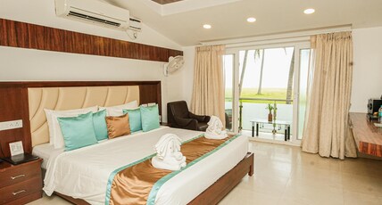 Shelter Beach Resort Room Type - Deluxe Suite (Sea View)