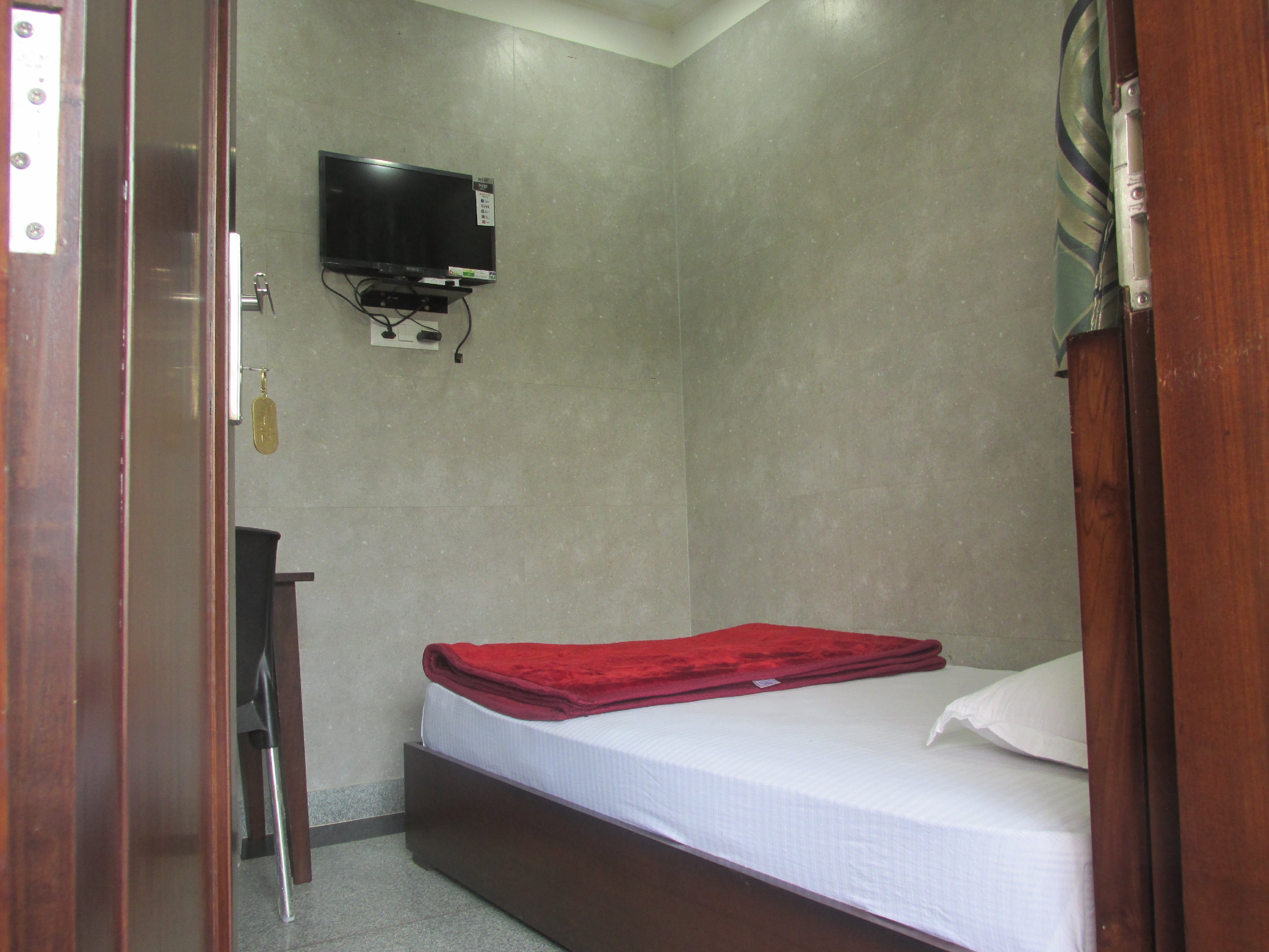 Hotel Silk, Haldwani (800m from Haldwani Railway Station) - Tap to explore photos