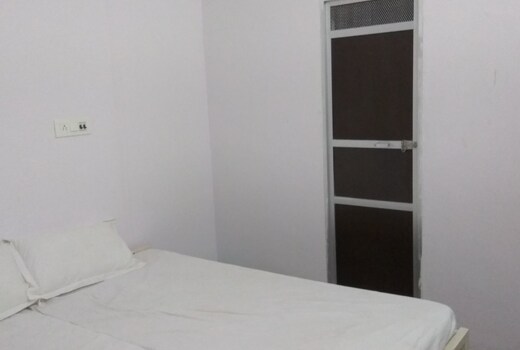 HOTEL GULAB PALACE