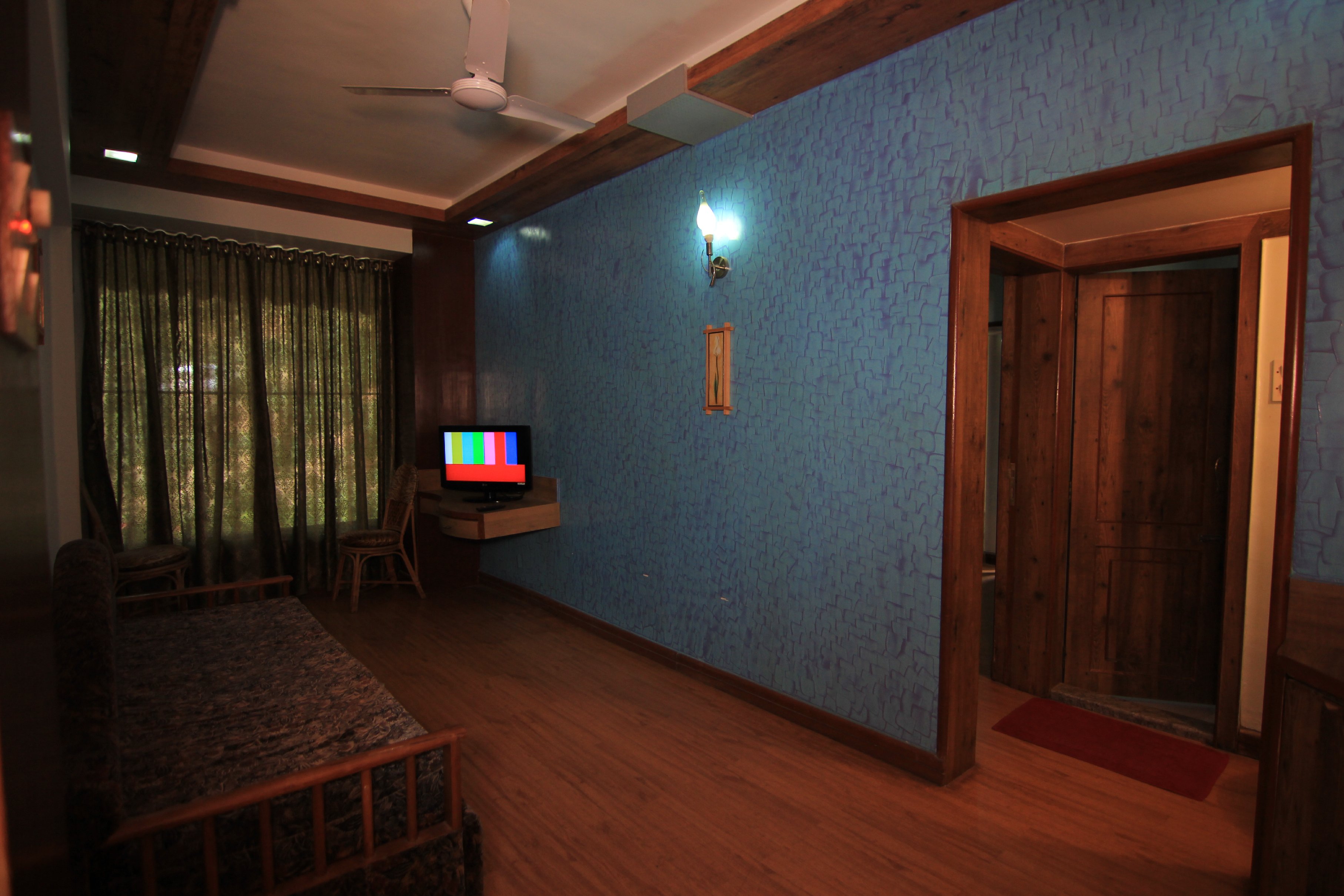 Mount View Executive, The Valley Resort - Tap to explore photos