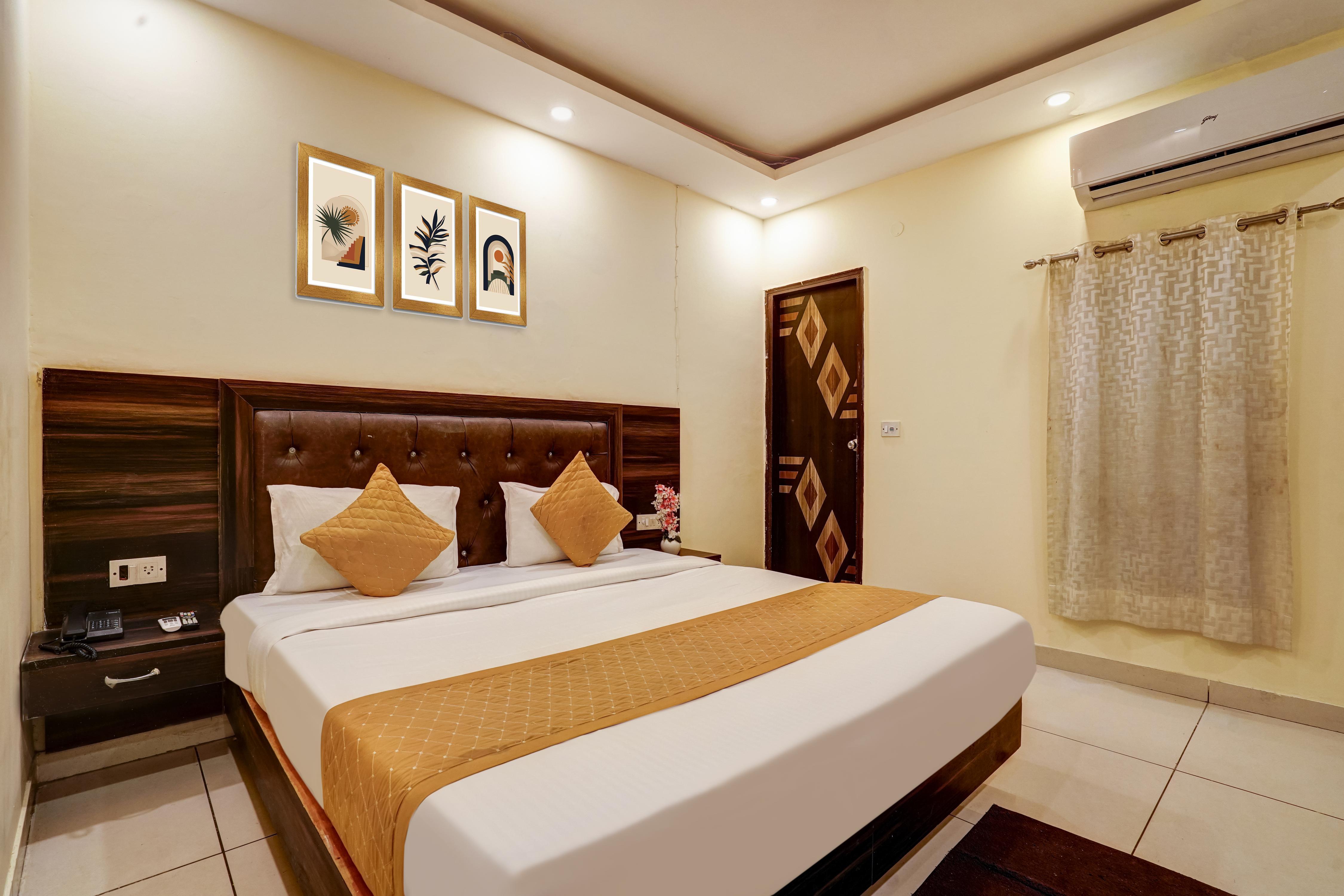 Hotel Aerotech Near Delhi Airport - Tap to explore photos