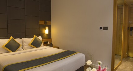 Fountain Tree by TGI Hotels Room Type - Premium Room