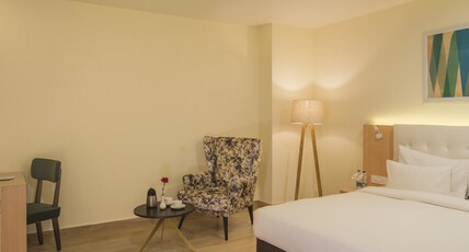10 Park Street Hotel & Banquets Room Type - Executive King