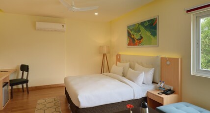 10 Park Street Hotel & Banquets Room Type - Luxury Club Room